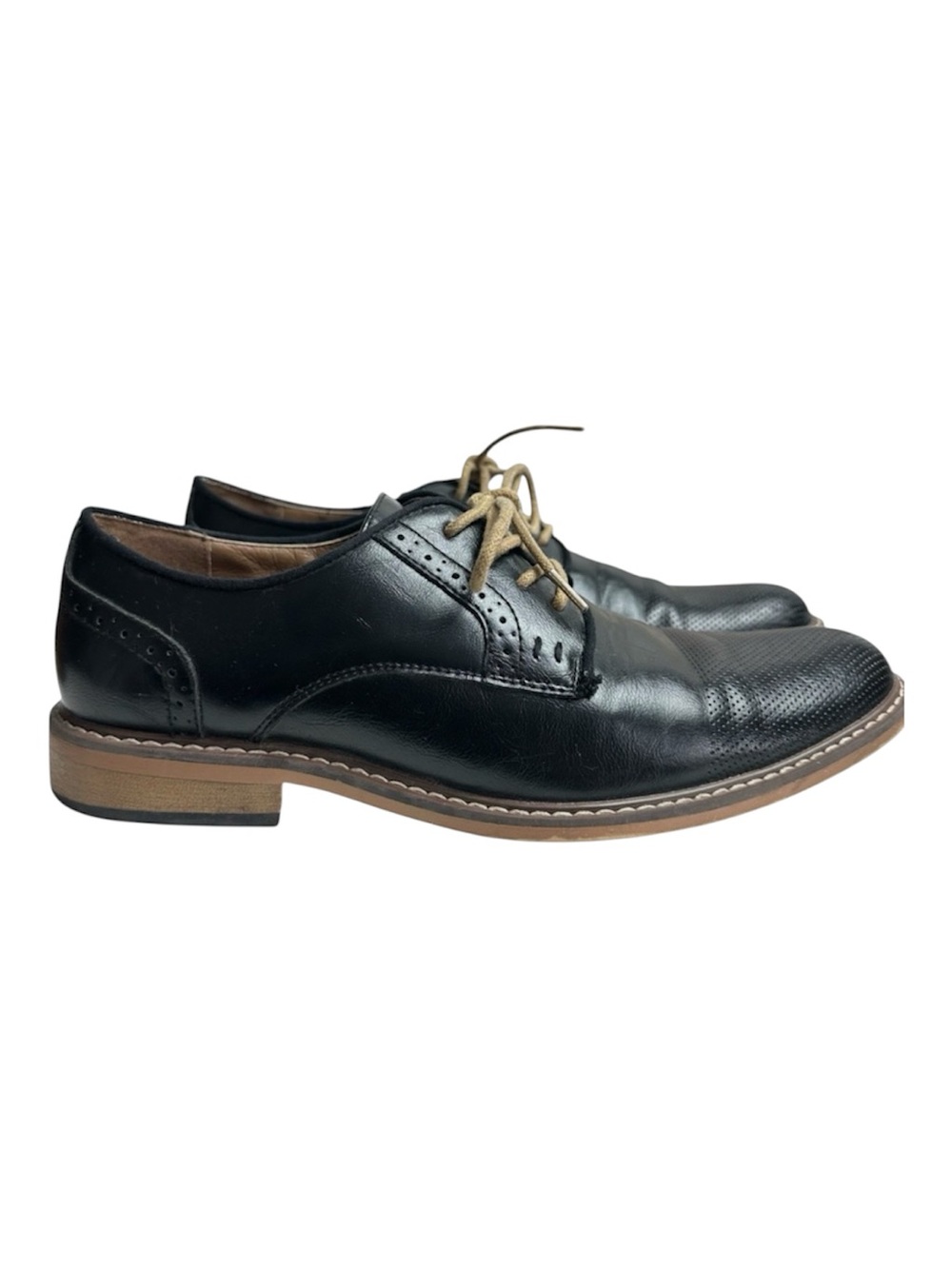 Steve Madden Black Alk Cap Toe Oxfords with Lace-Up Design